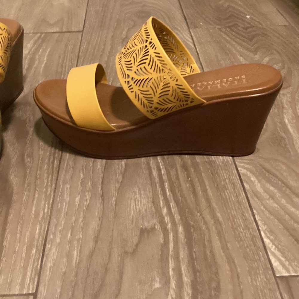 Italian shoemakers wedge size 8 - Picture 2 of 3